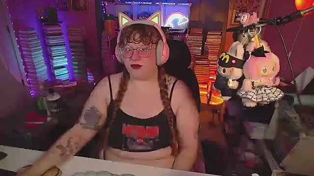 Snapshot of FatVeronica chatting on July 31, 6:40 pm FatVeronica online show from July 31, 6:40 pm
