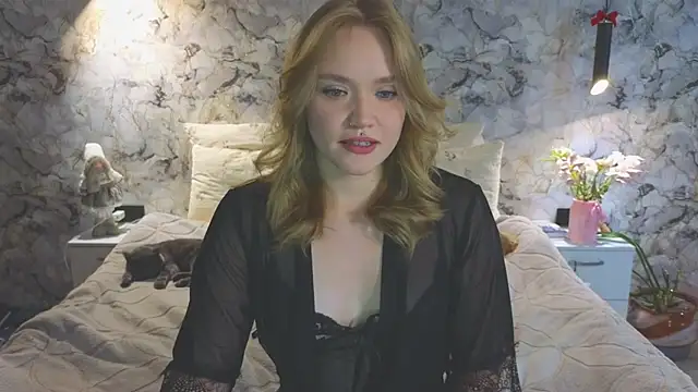 Snapshot of Aurora_Golden1 chatting on July 18, 7:12 am Aurora Golden1 online show from July 18, 7:12 am