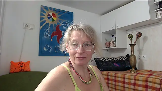 Snapshot of Zosya1111 chatting on January 22, 1:53 pm Zosya1111 online show from January 22, 1:53 pm