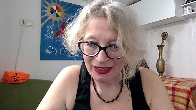 Snapshot of Zosya1111 chatting on February 8, 12:28 pm Zosya1111 online show from February 8, 12:28 pm