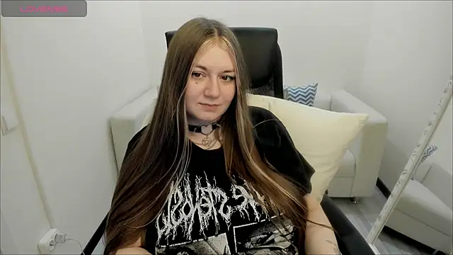 Snapshot of AlisaBacker chatting on December 11, 2:22 pm AlisaBacker online show from December 11, 2:22 pm