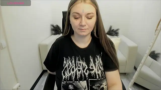 Snapshot of AlisaBacker chatting on December 26, 1:07 am AlisaBacker online show from December 26, 1:07 am