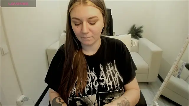 Snapshot of AlisaBacker chatting on December 26, 10:41 pm AlisaBacker online show from December 26, 10:41 pm