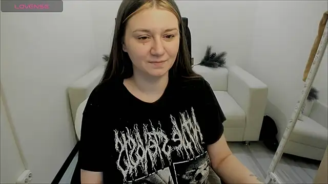 Snapshot of AlisaBacker chatting on January 3, 1:27 am AlisaBacker online show from January 3, 1:27 am