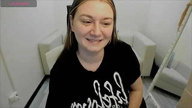 Snapshot of AlisaBacker chatting on January 11, 1:37 am AlisaBacker online show from January 11, 1:37 am