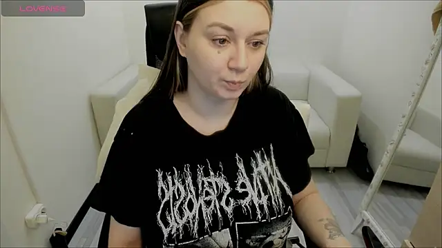 Snapshot of AlisaBacker chatting on January 15, 11:30 pm AlisaBacker online show from January 15, 11:30 pm