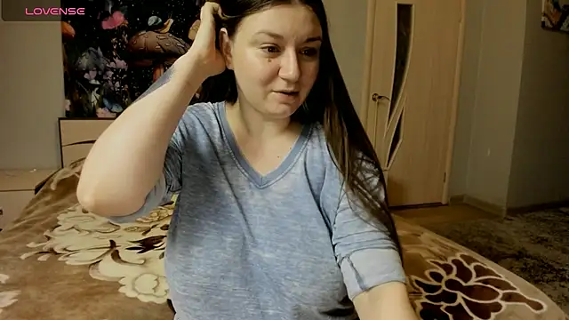 Snapshot of AlisaBacker chatting on November 15, 6:04 pm AlisaBacker online show from November 15, 6:04 pm