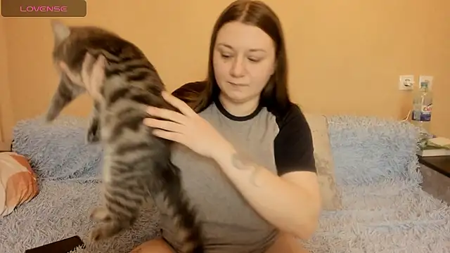 Snapshot of AlisaBacker chatting on January 7, 6:54 pm AlisaBacker online show from January 7, 6:54 pm