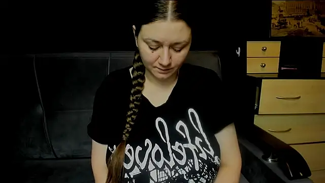 Snapshot of AlisaBacker chatting on February 3, 2:53 am AlisaBacker online show from February 3, 2:53 am