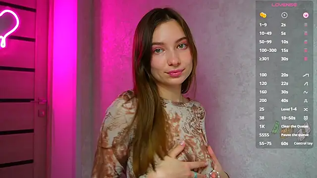 Snapshot of soffy__kisss chatting on February 3, 4:31 pm soffy  kisss online show from February 3, 4:31 pm