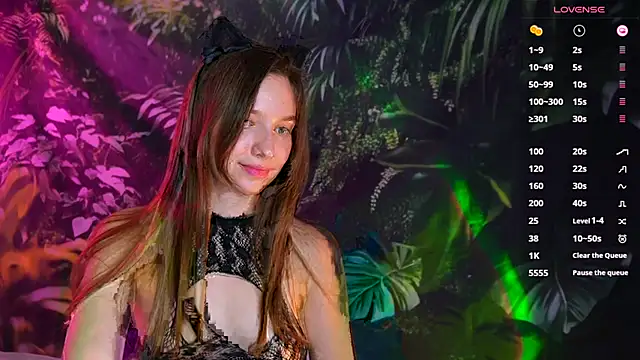 Snapshot of soffy__kisss chatting on March 17, 4:33 pm soffy  kisss online show from March 17, 4:33 pm