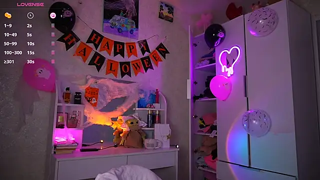 Snapshot of soffy__kisss chatting on November 2, 6:21 pm soffy  kisss online show from November 2, 6:21 pm