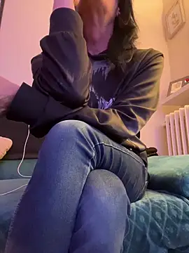 Snapshot of Sissy_Ambre chatting on March 17, 6:11 pm Sissy Ambre online show from March 17, 6:11 pm