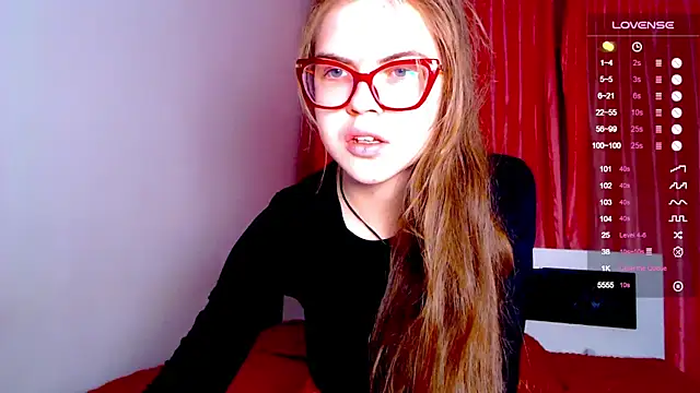 Snapshot of Sarah_HS chatting on December 19, 1:40 pm Sarah HS online show from December 19, 1:40 pm