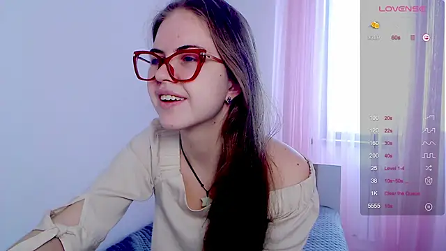 Snapshot of Sarah_HS chatting on February 3, 6:22 am Sarah HS online show from February 3, 6:22 am