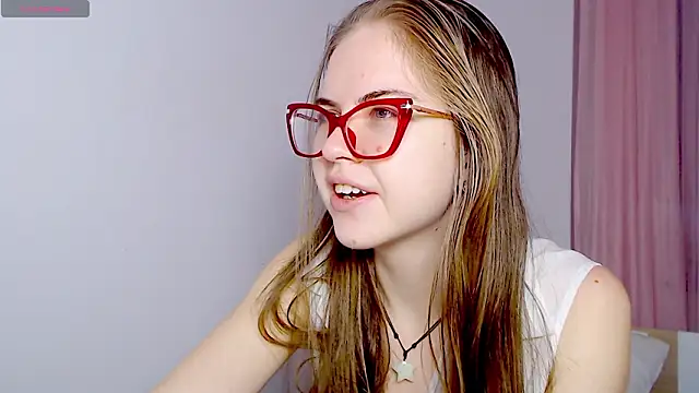 Snapshot of Sarah_HS chatting on February 15, 3:09 pm Sarah HS online show from February 15, 3:09 pm