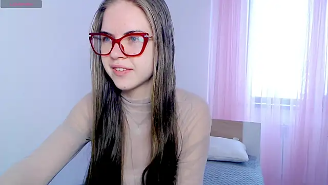 Snapshot of Sarah_HS chatting on February 28, 4:35 am Sarah HS online show from February 28, 4:35 am