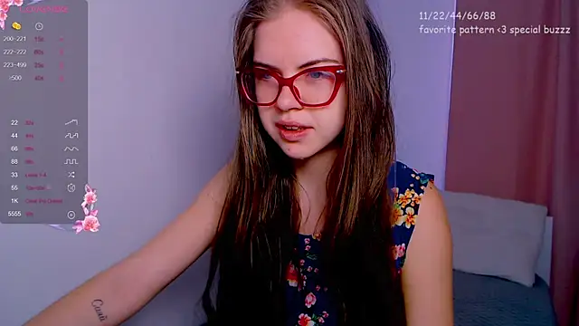 Snapshot of Sarah_HS chatting on July 13, 1:30 am Sarah HS online show from July 13, 1:30 am