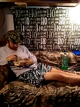 hothippie420 online show from January 4, 5:05 am