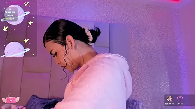 Snapshot of Summer_walkerr chatting on December 17, 12:22 pm Summer walkerr online show from December 17, 12:22 pm