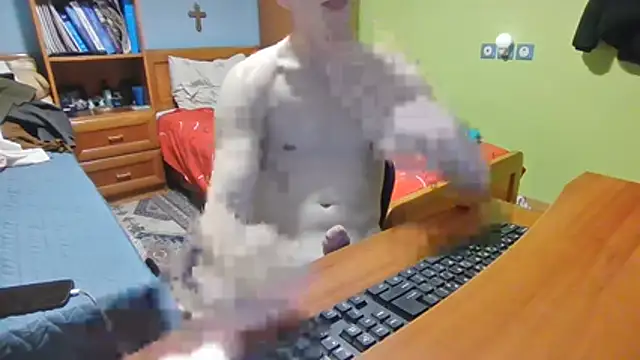 Snapshot of AvarageEuropeGuy chatting on July 9, 2:10 pm AvarageEuropeGuy online show from July 9, 2:10 pm
