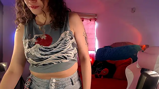 Snapshot of AllyDonfort chatting on January 8, 8:11 pm AllyDonfort online show from January 8, 8:11 pm