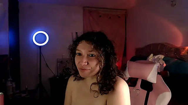 Snapshot of AllyDonfort chatting on January 10, 9:11 am AllyDonfort online show from January 10, 9:11 am