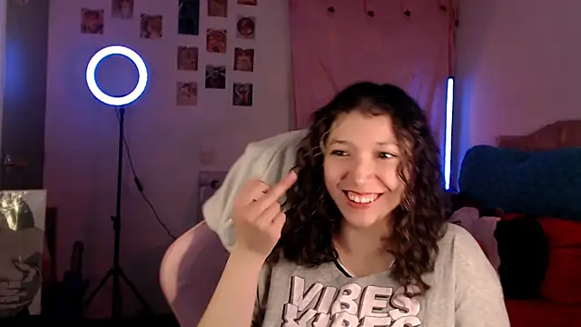 Snapshot of AllyDonfort chatting on February 9, 11:09 pm AllyDonfort online show from February 9, 11:09 pm