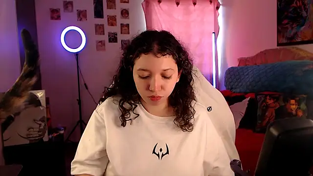 Snapshot of AllyDonfort chatting on February 10, 9:08 pm AllyDonfort online show from February 10, 9:08 pm