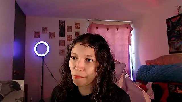 Snapshot of AllyDonfort chatting on February 13, 9:44 pm AllyDonfort online show from February 13, 9:44 pm