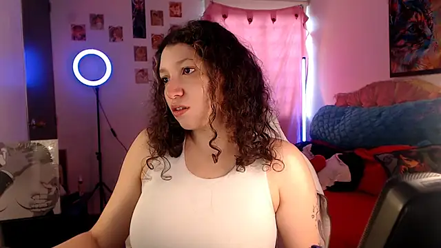 Snapshot of AllyDonfort chatting on February 17, 8:37 pm AllyDonfort online show from February 17, 8:37 pm