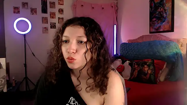 Snapshot of AllyDonfort chatting on February 20, 12:07 am AllyDonfort online show from February 20, 12:07 am