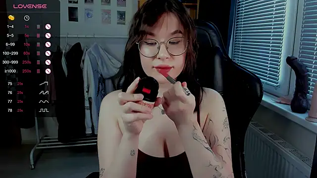Snapshot of MyNameIsLilith chatting on April 13, 3:06 pm MyNameIsLilith online show from April 13, 3:06 pm