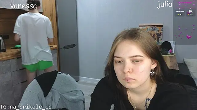 Snapshot of doll_lol_ chatting on December 22, 8:03 pm doll lol  online show from December 22, 8:03 pm