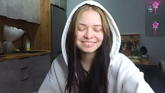 Snapshot of doll_lol_ chatting on January 12, 6:05 pm doll lol  online show from January 12, 6:05 pm