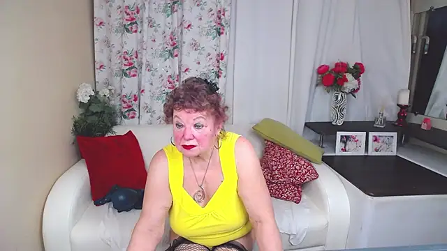 Snapshot of YourHotGranny chatting on January 14, 12:35 pm YourHotGranny online show from January 14, 12:35 pm