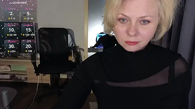 Snapshot of Gray_swann chatting on February 10, 11:25 am Gray swann online show from February 10, 11:25 am