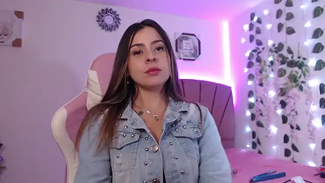 Snapshot of GabyVandriel chatting on January 11, 12:44 am GabyVandriel online show from January 11, 12:44 am