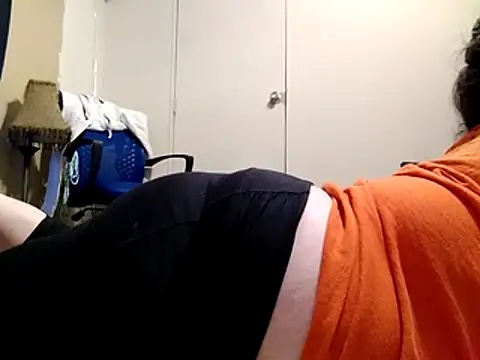 Snapshot of missthickness35_Pika chatting on November 9, 6:39 pm missthickness35 Pika online show from November 9, 6:39 pm