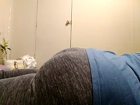 Snapshot of missthickness35_Pika chatting on November 22, 3:22 pm missthickness35 Pika online show from November 22, 3:22 pm