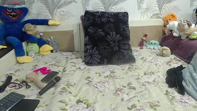 Snapshot of CamDiva113 chatting on February 16, 1:07 pm CamDiva113 online show from February 16, 1:07 pm