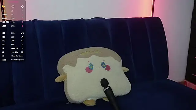 Snapshot of abby__make chatting on October 17, 3:36 pm abby make online show from October 17, 3:36 pm