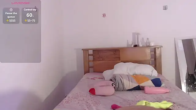 Snapshot of _Camilla_Castellar chatting on January 23, 10:22 pm Camilla Castellar online show from January 23, 10:22 pm