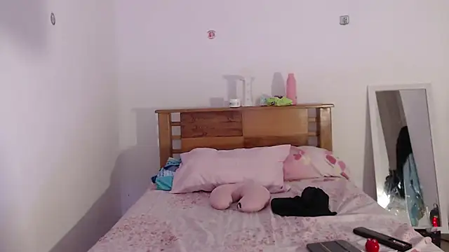 Snapshot of _Camilla_Castellar chatting on March 11, 11:48 pm Camilla Castellar online show from March 11, 11:48 pm