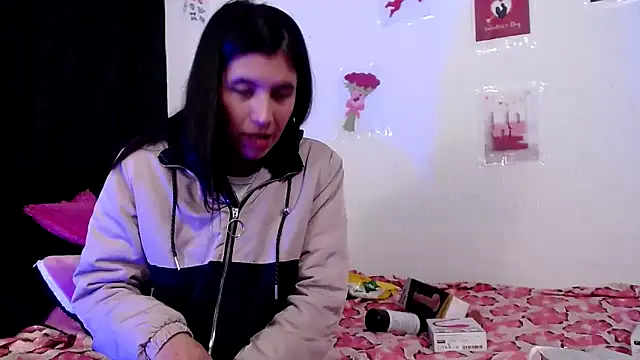 Snapshot of Yeimy_sweetf chatting on February 9, 1:00 am Yeimy sweetf online show from February 9, 1:00 am