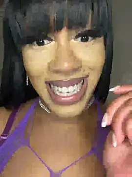 Snapshot of rayemillian chatting on April 5, 5:15 am rayemillian online show from April 5, 5:15 am