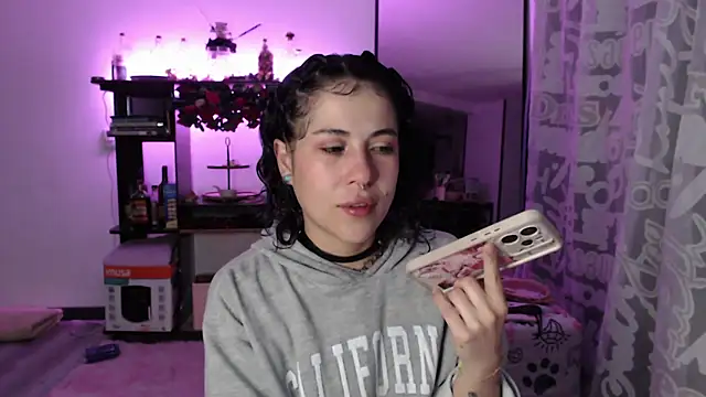 Snapshot of Hellen_dumont chatting on February 8, 2:37 am Hellen dumont online show from February 8, 2:37 am