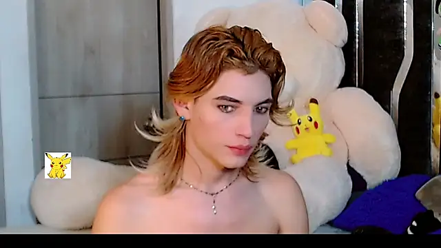 Snapshot of honey_skin chatting on December 20, 11:26 pm honey skin online show from December 20, 11:26 pm