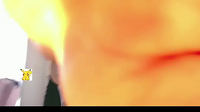 Snapshot of honey_skin chatting on December 22, 2:06 pm honey skin online show from December 22, 2:06 pm