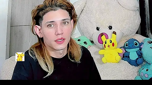 Snapshot of honey_skin chatting on January 11, 6:33 pm honey skin online show from January 11, 6:33 pm